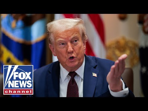 Trump makes an announcement from Oval Office 1 Trump makes an announcement from Oval Office