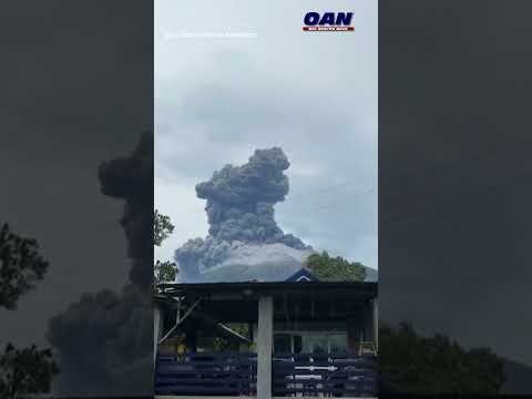 Mount Kanlaon briefly eruptes in the Philippines