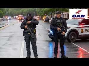 GUNMAN KILLED BY SECRET SERVICE OUTSIDE WHITE