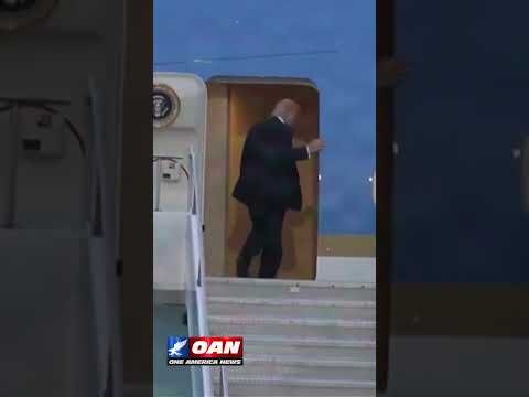President Trump boards the former Air Force One 1 President Trump boards the former Air Force One